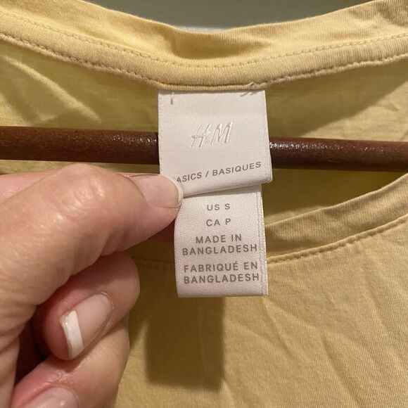 Bundle of Two Tops Women’s Small White Yellow Takara H&M Polka Dot Casual Career - Picture 4 of 16